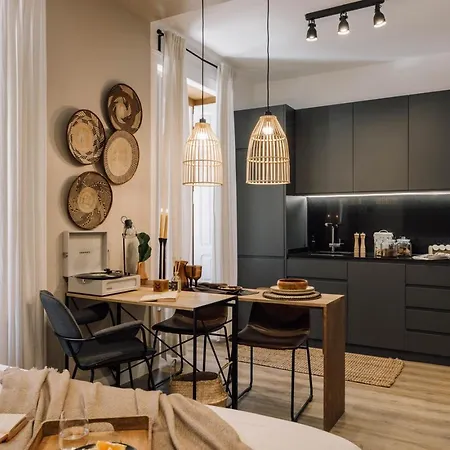 Apartment Inski - And Terrace In Avenidas Novas