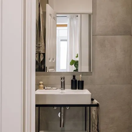 Apartment Inski - And Terrace In Avenidas Novas Lissabon