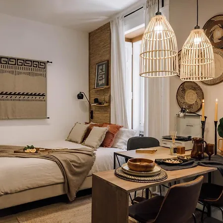 Inski - And Terrace In Avenidas Novas Apartment