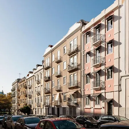 Inski - And Terrace In Avenidas Novas Appartement